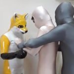 【素人】全身タイツでスベスベした感触に興奮が隠せない着ぐるみが最高ｗｗｗ