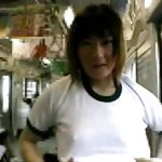 制服から体操婦に生着替え！！電車内で行うからもはや犯罪レベルのヤバさなんだがｗｗｗ
