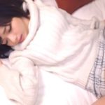 【素人】色白美肌な超可愛いお姉さんを着衣だけだからってナンパ成功！？素股までいいよって結局オマ○コ濡らして生中出しｗｗｗ